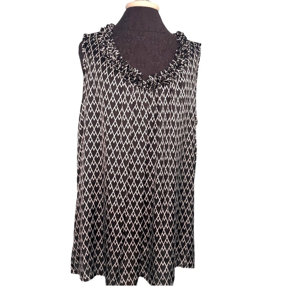 Notations Plus Size Black White geometric Blouse - Picture 1 of 9